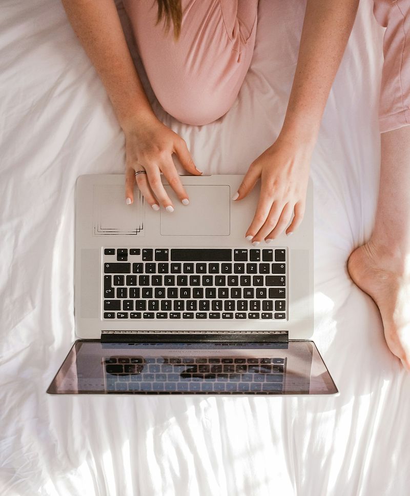 Cash Back vs Travel Rewards: Which Actually Gives You More Value?